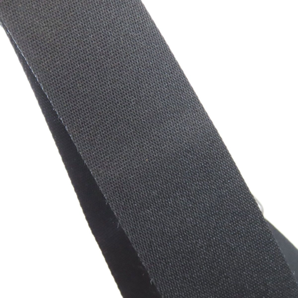 シグネチャー ボディバッグ