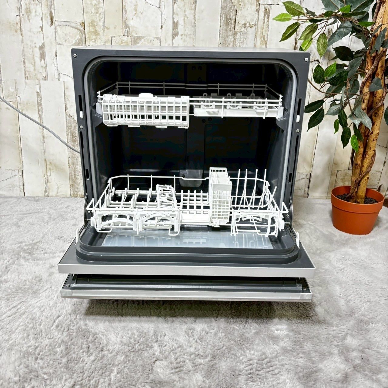 Panasonic 食器洗い乾燥機 NP-TZ300動作確認済み 2020年製 Panasonic 食器洗い乾燥機 NP-TZ300動作確認済み 2020年製