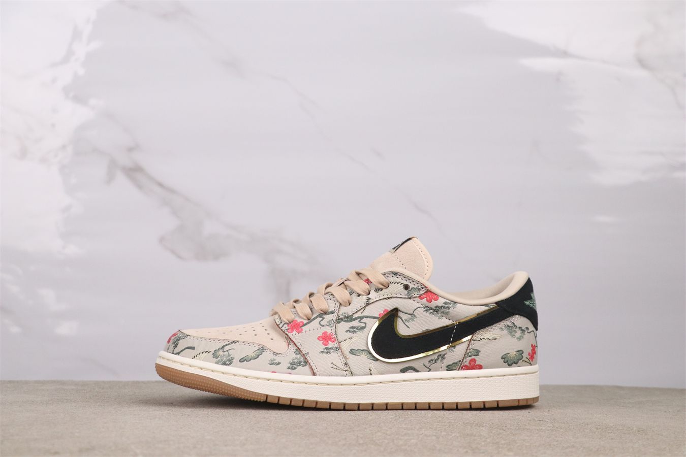 今日 Air Jordan 1 HV8293-100 エアジョーダン 1 代 HV8293-100 ツルと梅の花