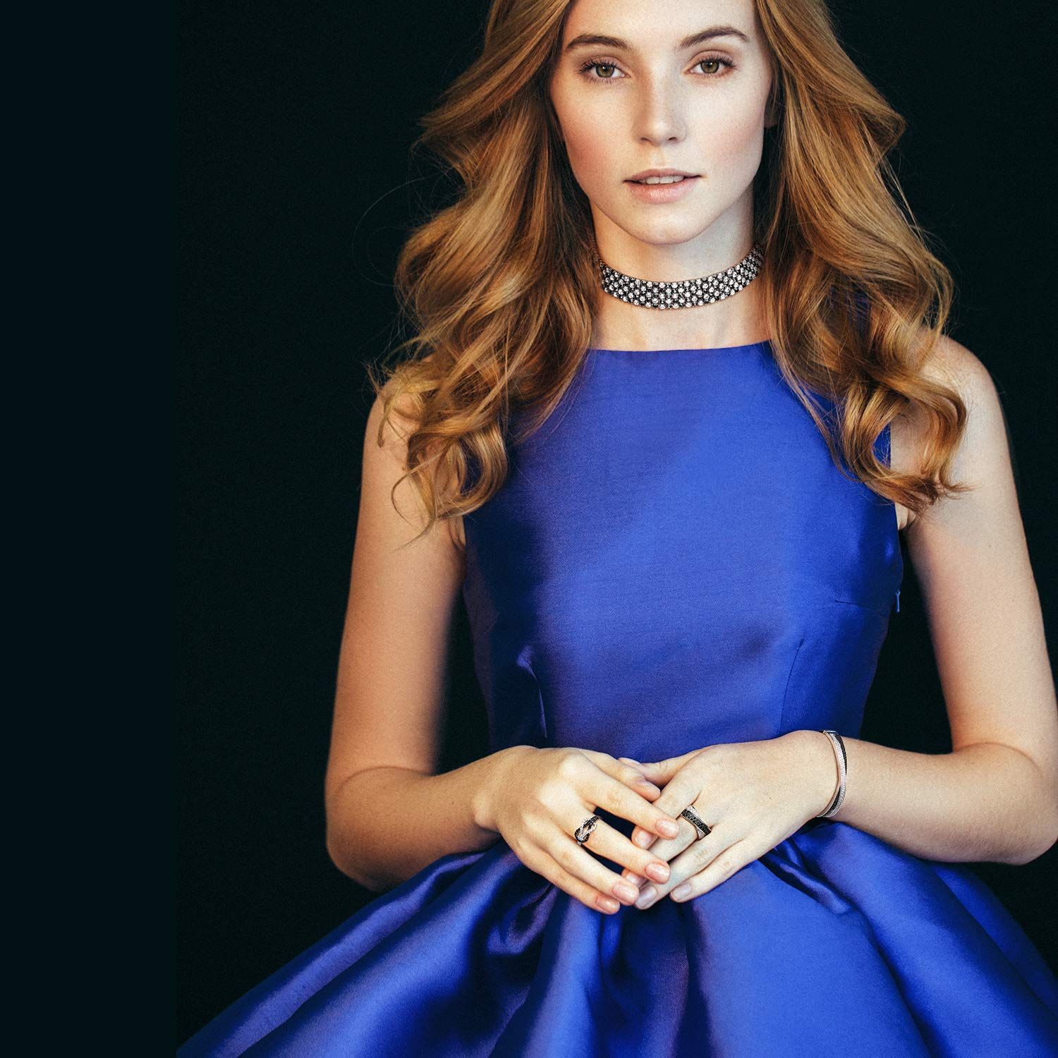 つの調子の黒く