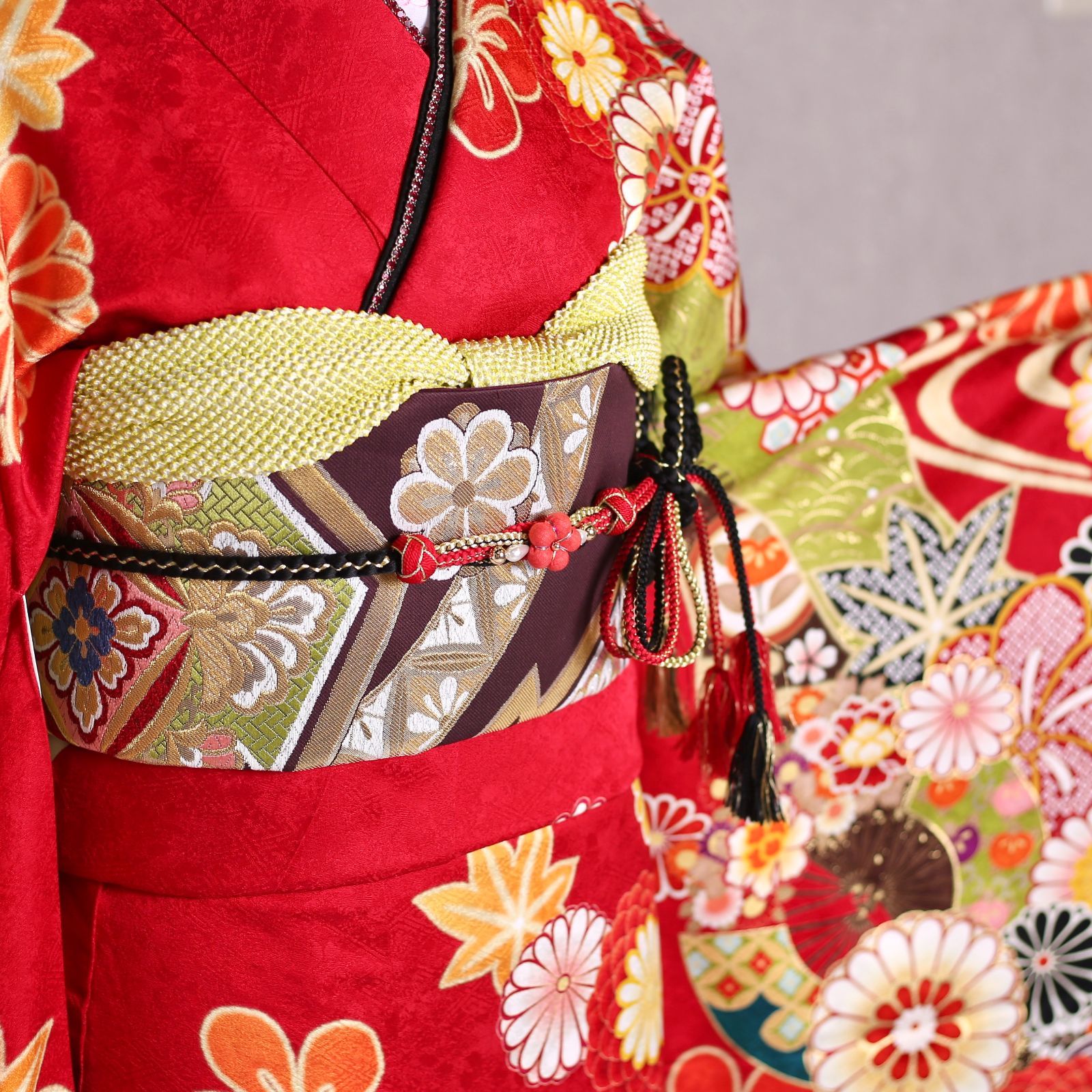 振袖セットM.Lサイズ、7点セット送料込みメルカリ便 振袖フルセット 振袖セット 振袖 M～Lサイズ 中古 赤×レトロ 美