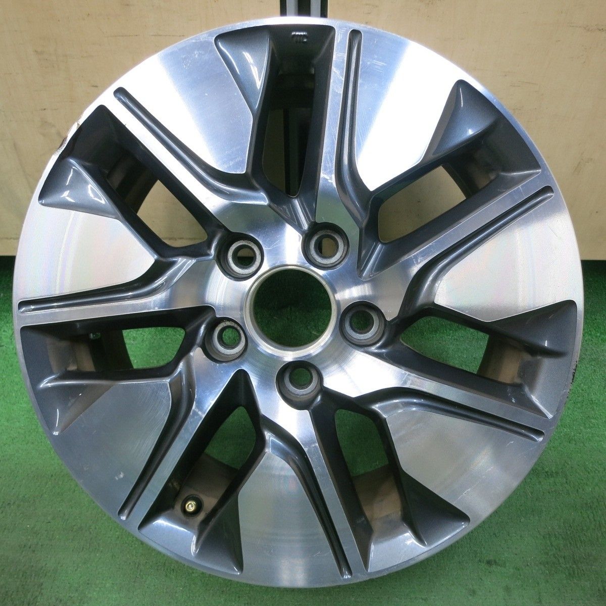 新車外し 1本 ステップワゴンスパーダ 16インチ 純正ホイール 小傷あり