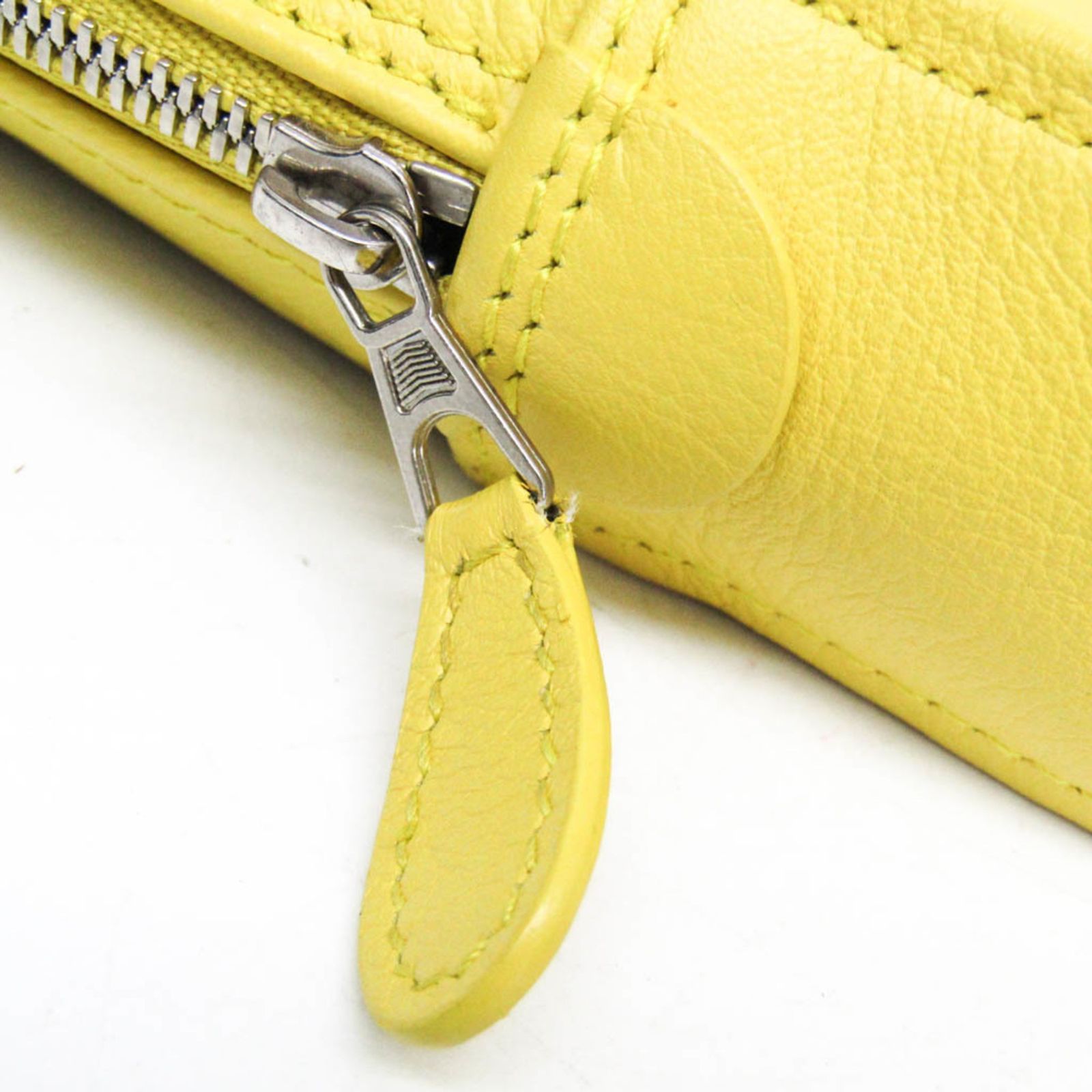 Balenciaga トライアングル
