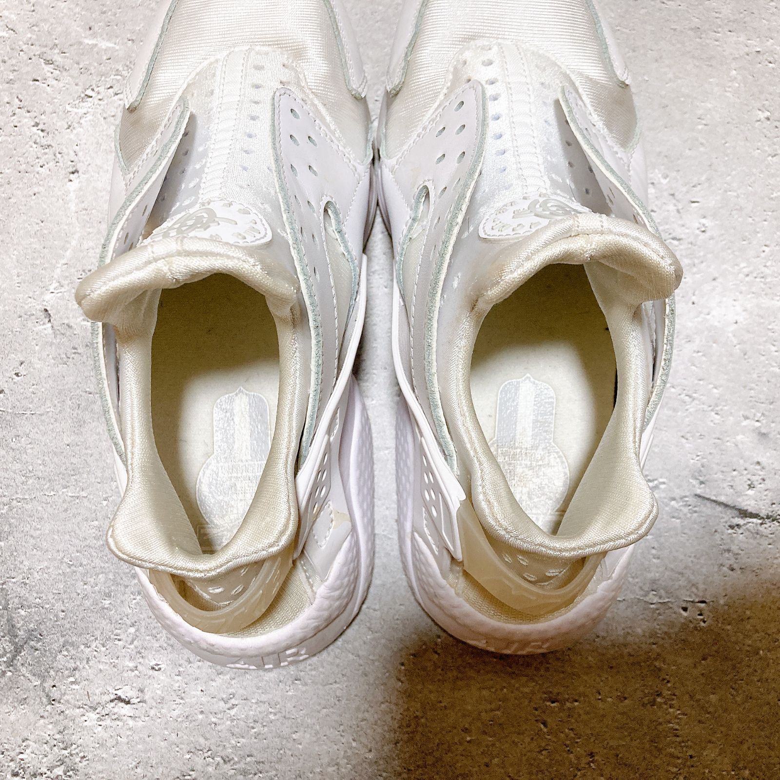 定価¥15,400 ナイキ AIR HUARACHE レディース 23センチ