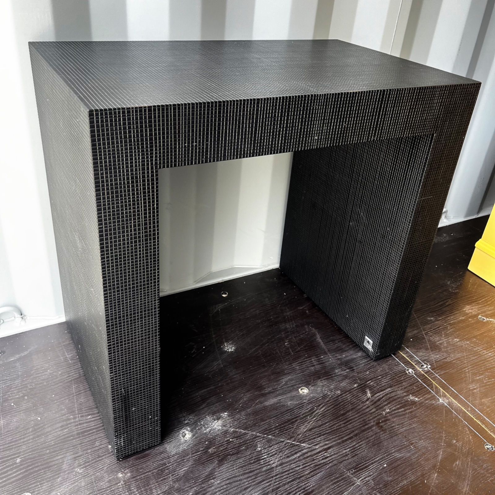 取付無料！アルマーニカーザ ブラックタイル調サイドテーブル 花台✨ 取付無料！アルマーニカーザ ブラックタイル調サイドテーブル 花台