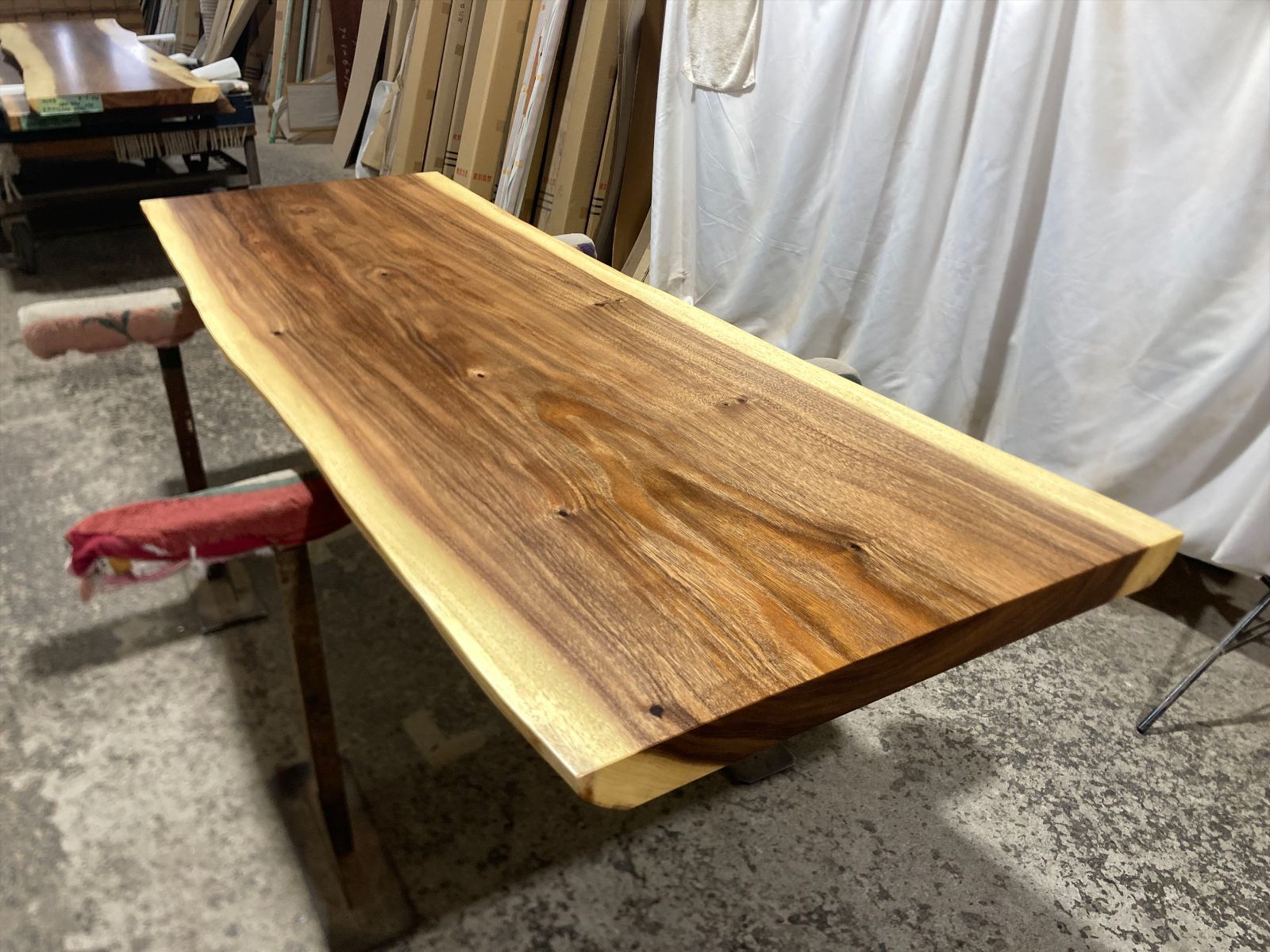 モンキーポッド9247 一枚板無垢 乾燥材 2100ｘ700-620ｘ62mm 天板のみ カウンター センターテーブル ダイニングテーブル MARWIL-DEMENAGEMENTS_CH