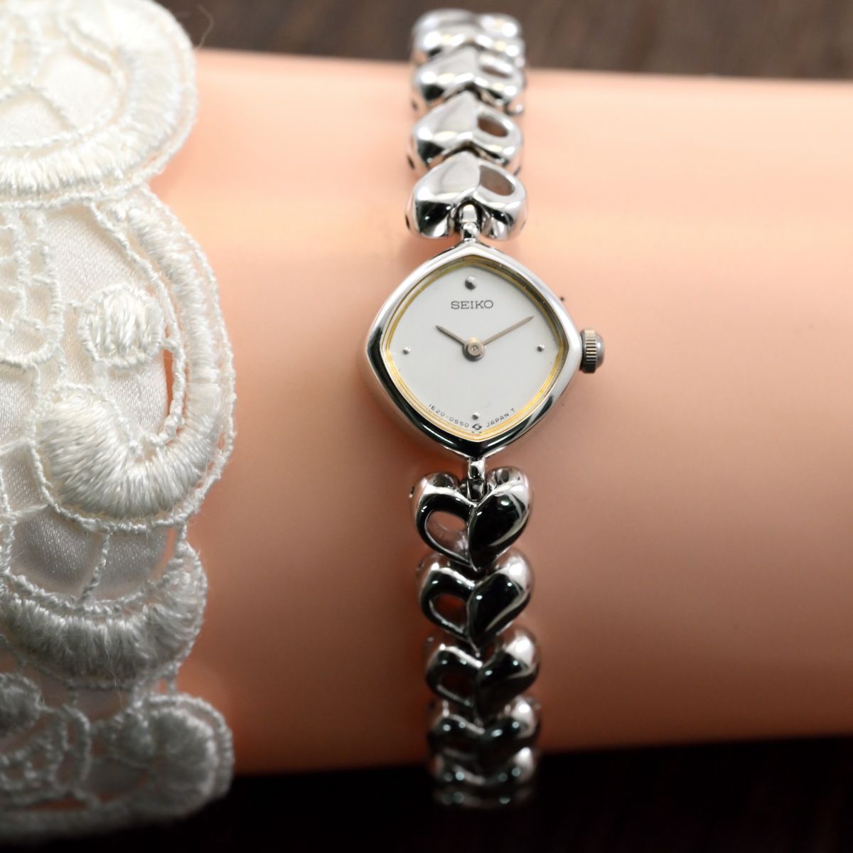 SEIKO】セイコー ヴィンテージ QUARTZ時計 女性用ドレスウォッチ