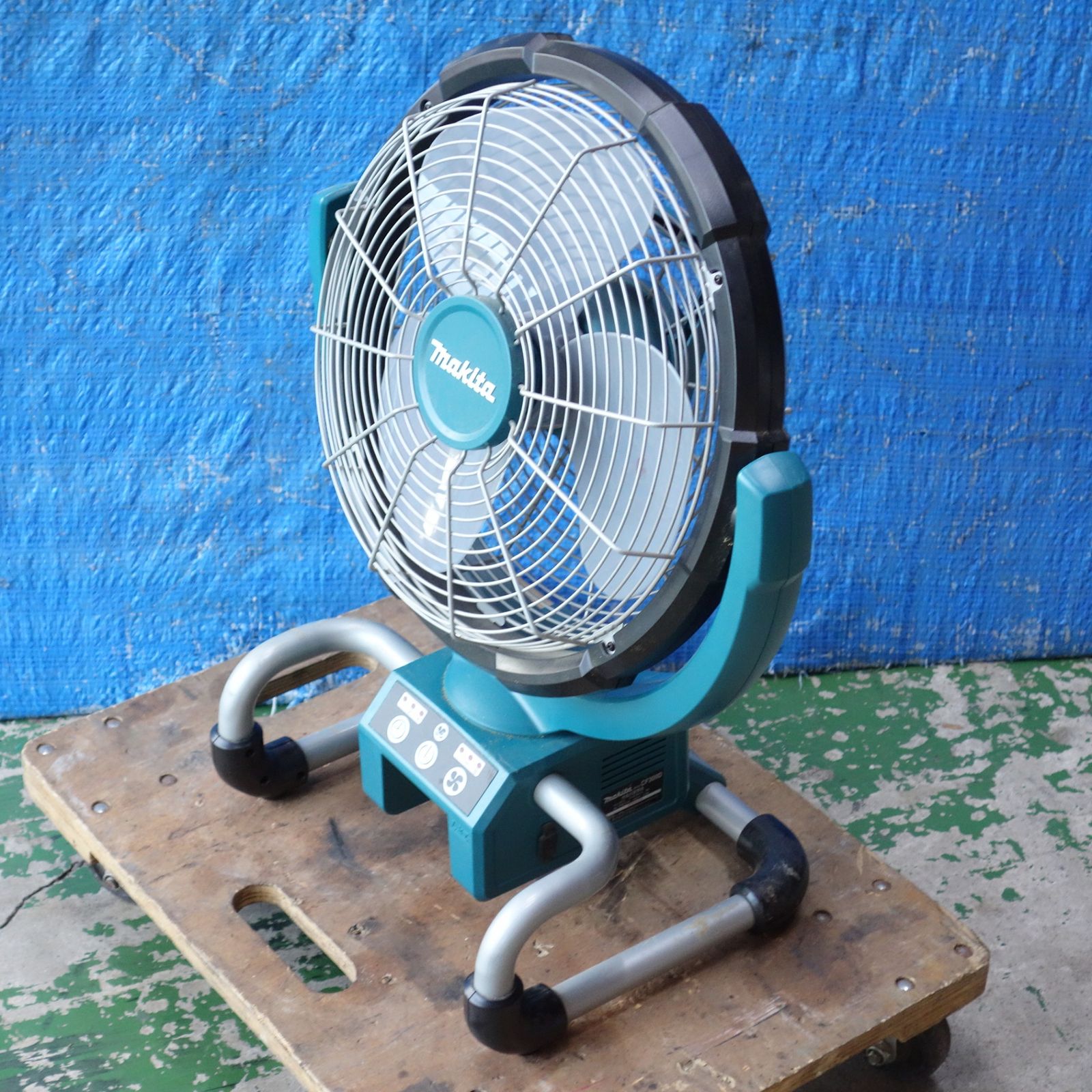 マキタ 充電式 産業扇 扇風機【CF300D】 makita CF300D 充電式産業扇 マキタ 充電式扇風機 充電式ファン