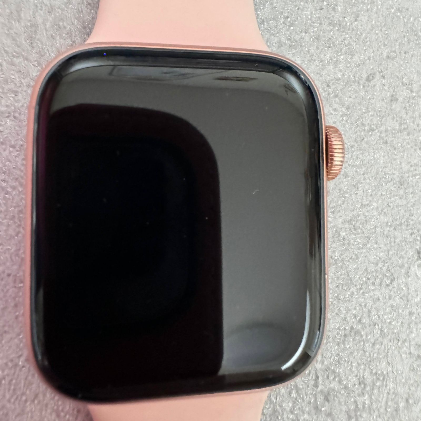 ★動作確認済み　Apple watch Series4　アップルウォッチ　シリーズ4　 44mm　WI-FIモデル　 本体のみ（ゴールド、ライトピンクバンド）★