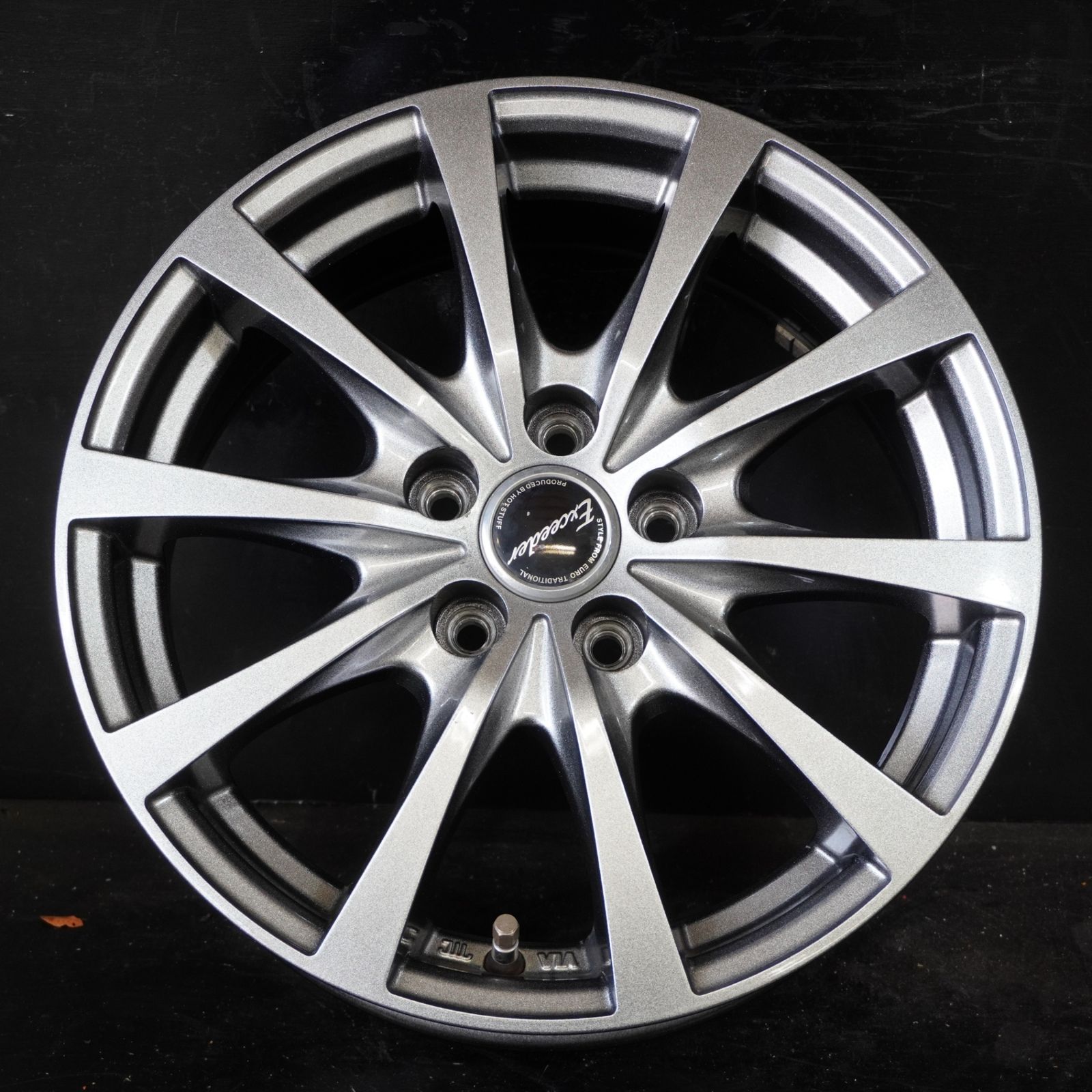 ホットスタッフ Exceeder 15×6J 43 100 5H 4本 プリウス シエンタ カローラツーリング等 スタッドレス用に FFCRYSTALESIA_COM