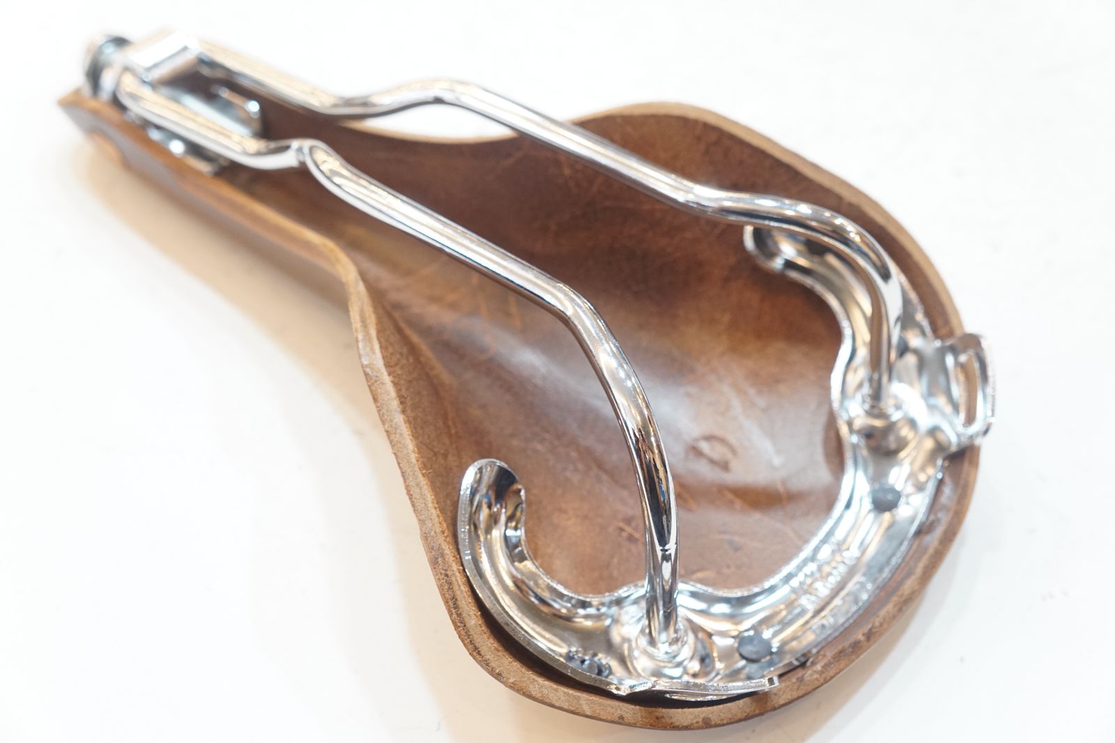 【おすすめ特集】 BROOKS ブルックス SWIFT サドル バイチャリ浦和ベース