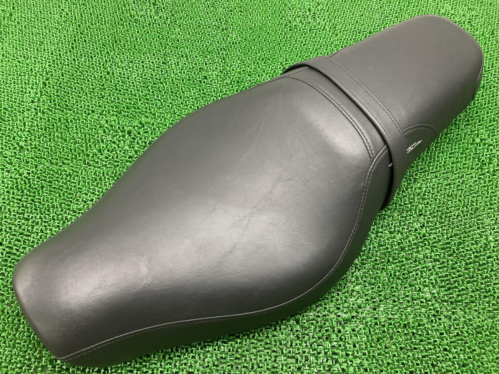 XL883 シート 5HD4CN2128K461*** ハーレー 純正 中古 2008年式外し 07-09年スポーツスター シートバンド コンディション良好 破れ無し