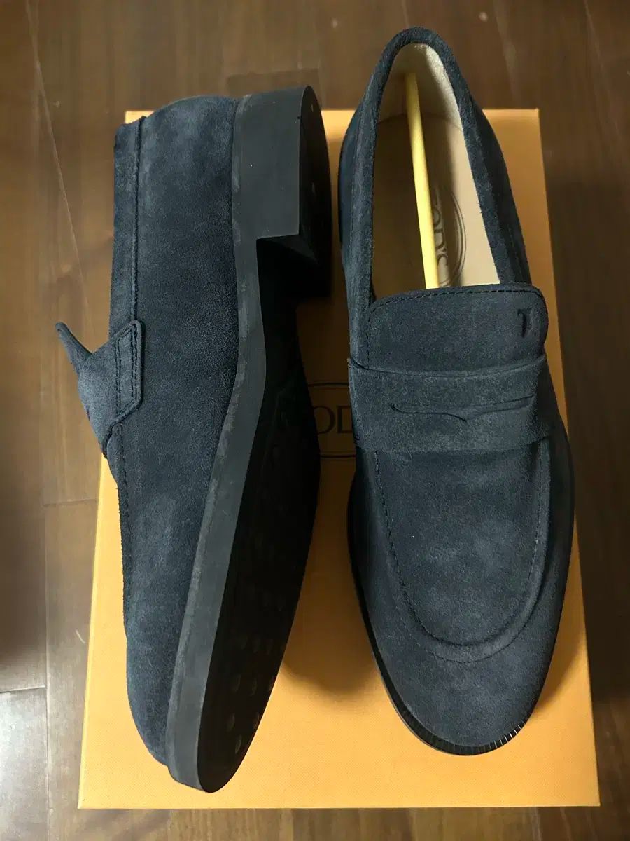 TOD'S ネイビー スエード ローファー36.5（23.5） 【公式通販】