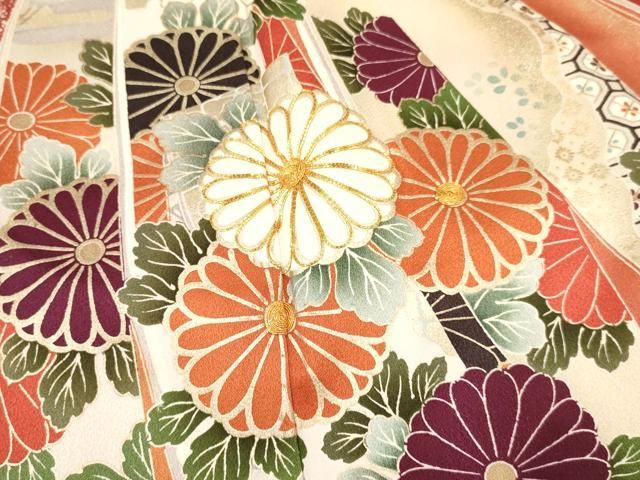【アンティーク逸品♡7点セット】白地に金駒刺繍、金彩が華やかな振袖 アンティーク逸品♡7点セット】白地に金駒刺繍、金彩が華やかな振袖