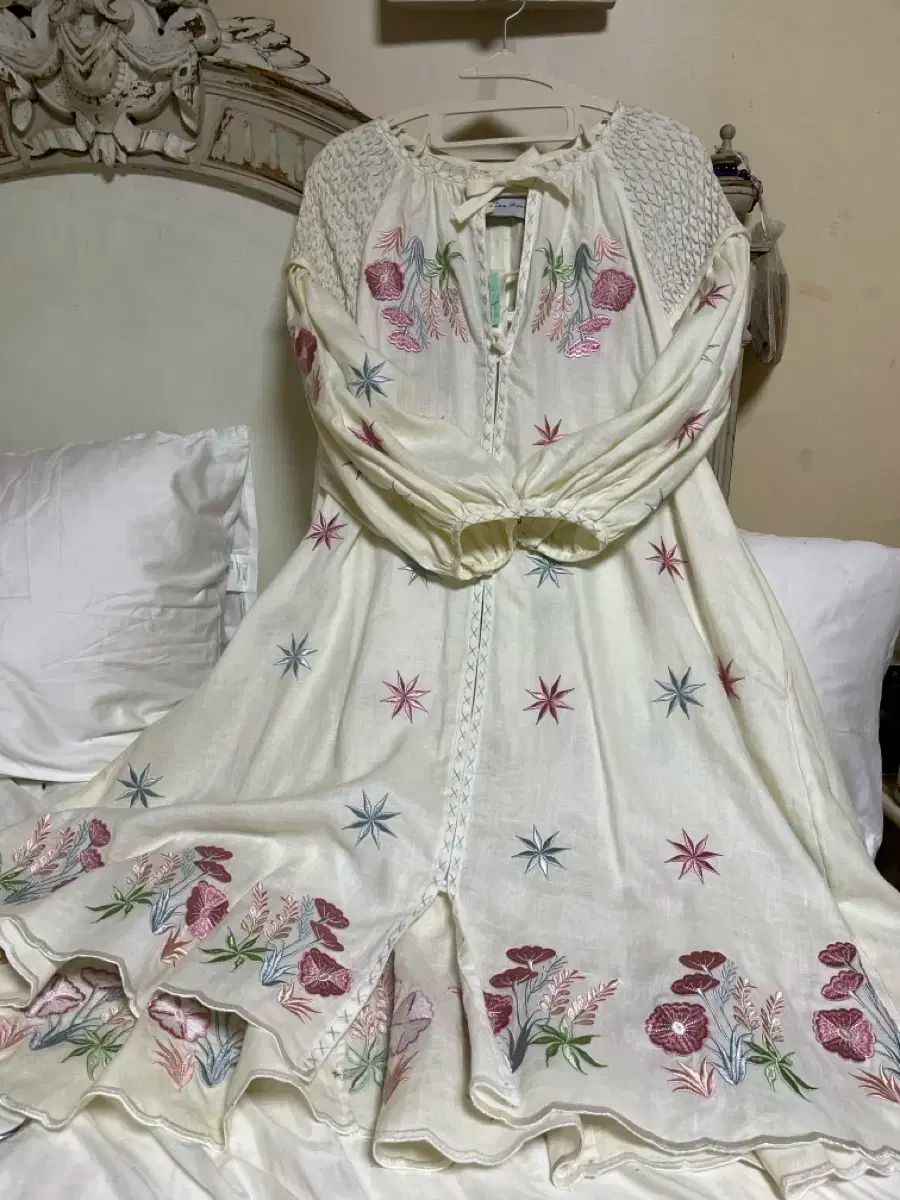 nika choo アイボリー色 ホワイト linen ONE PIECE