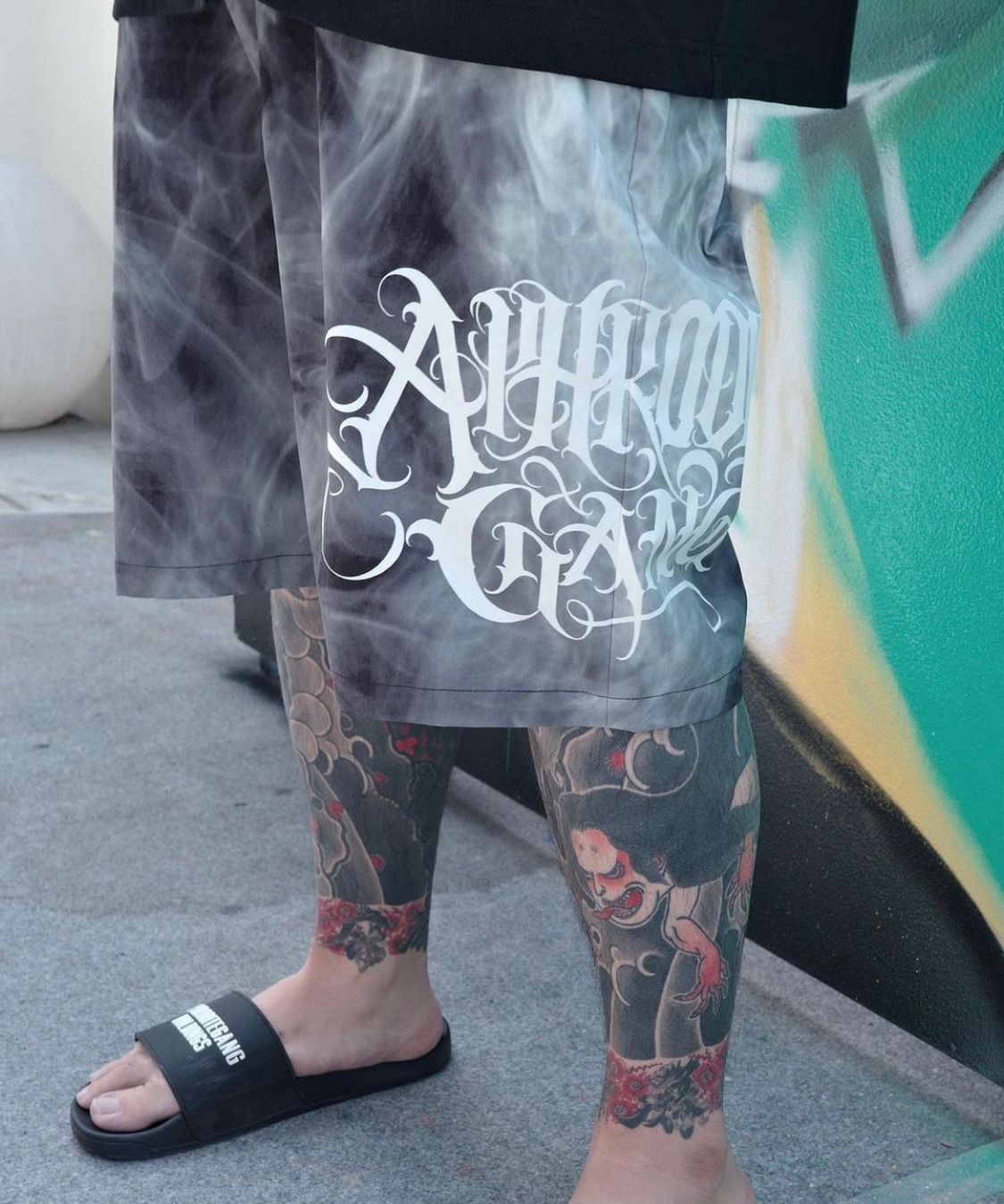 新作】舐達磨 SMOKE CLASSIC LOGO BOARD SHORTS - メルカリ