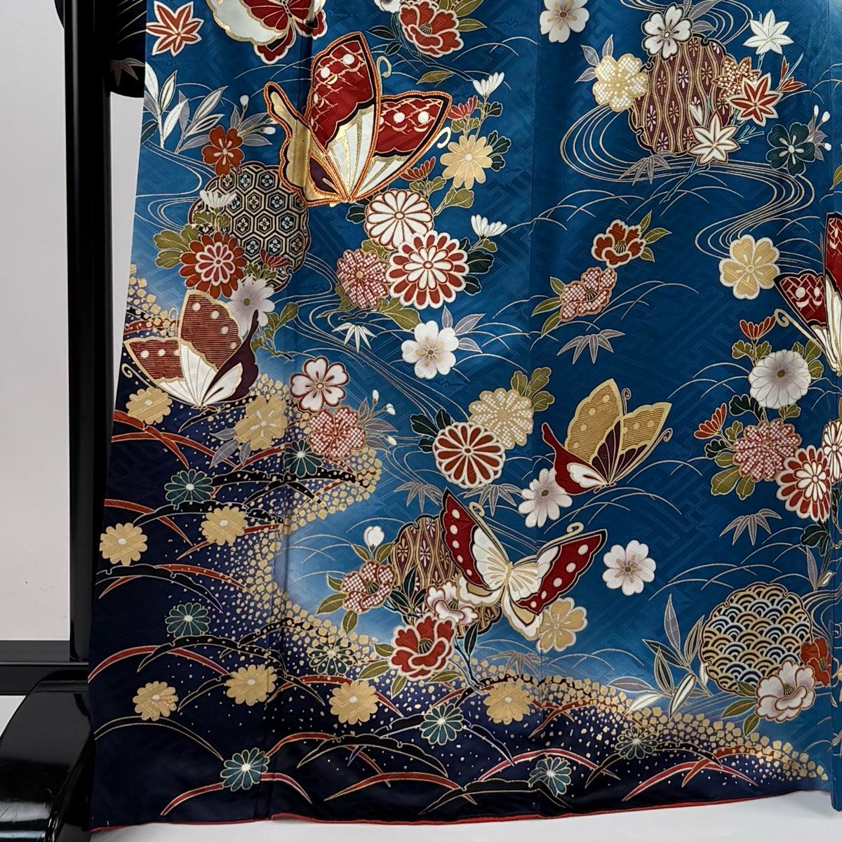 振袖 身丈169.5cm 裄丈68cm L 袷 蝶 草花 金糸 金彩 青 正絹 秀