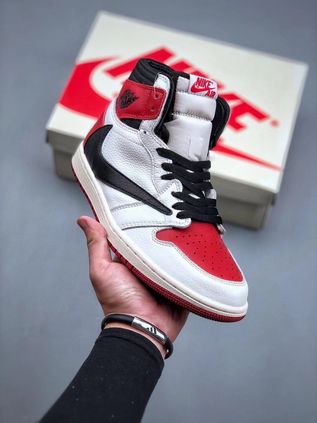 Travis Scott Fragment “Air jordan 1 Heritage”