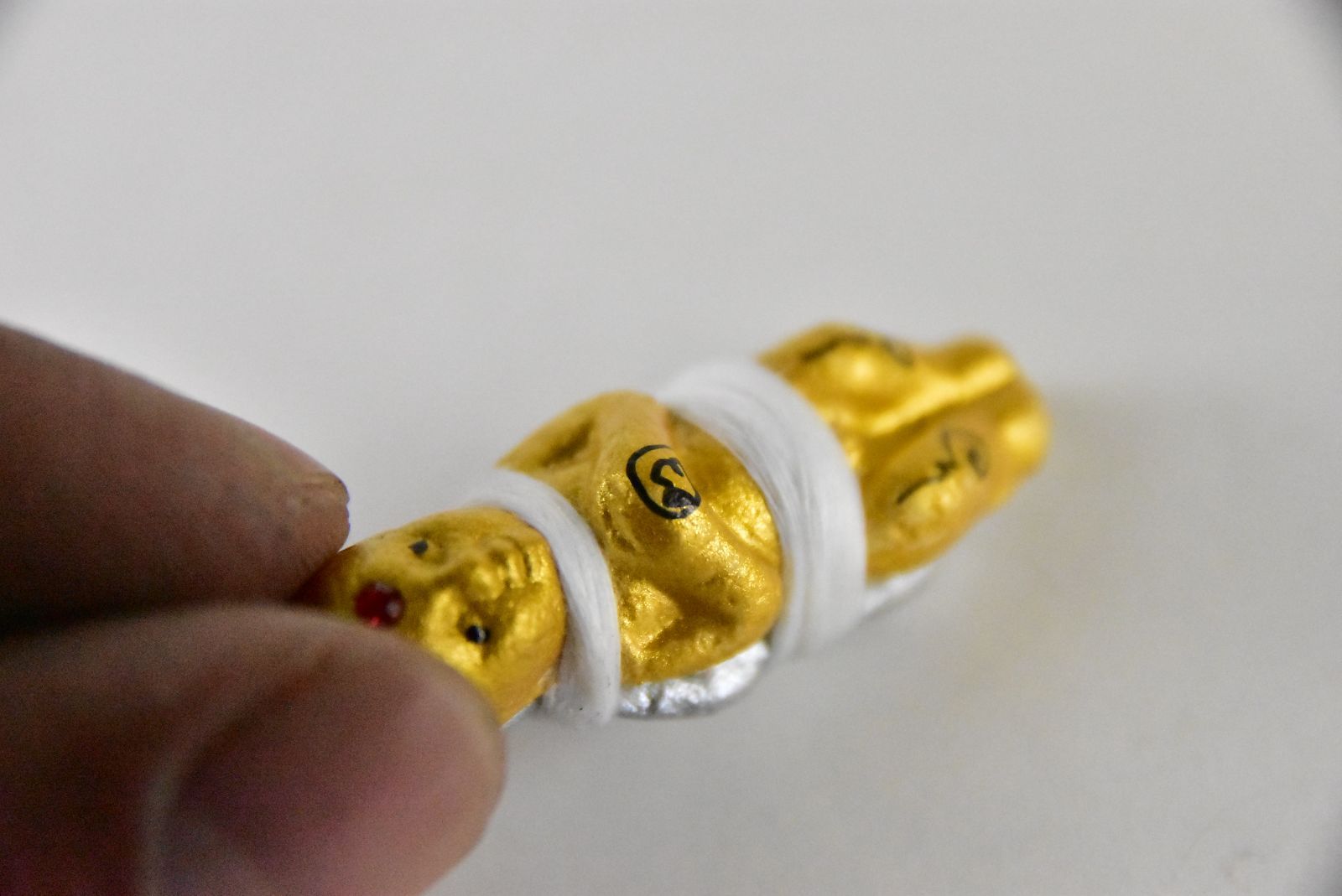 タイ呪物 呪符 金銀のクマントーン ルッククロック 金運・開運