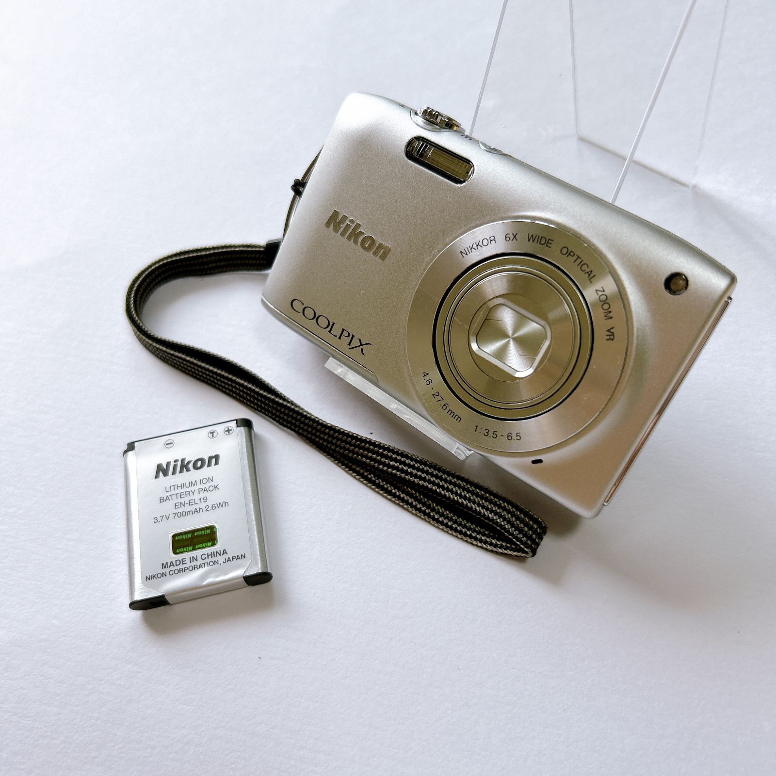 ニコン coolpix S3300 シルバー デジタルカメラ デジカメ 充電器