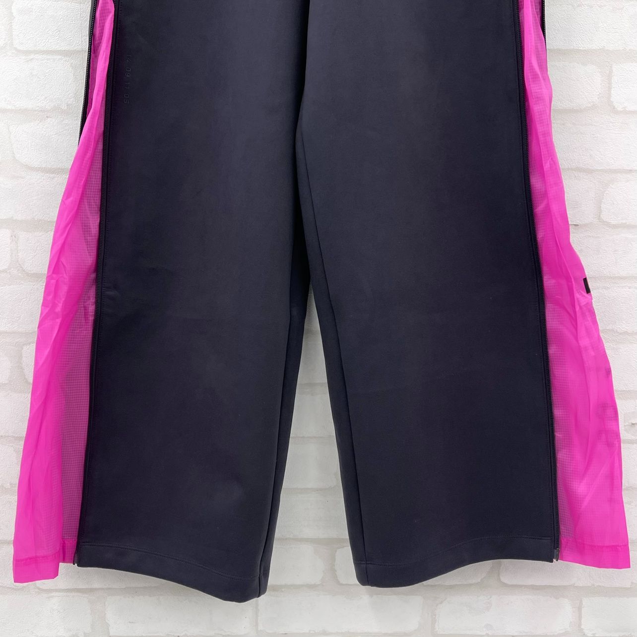 【お値下げ‼️】新品未使用 ナイキ NIKE パンツ ジャージ Mサイズ NIKE - NIKE(ナイキ) オープンヘムバーサタイルパンツ メンズ