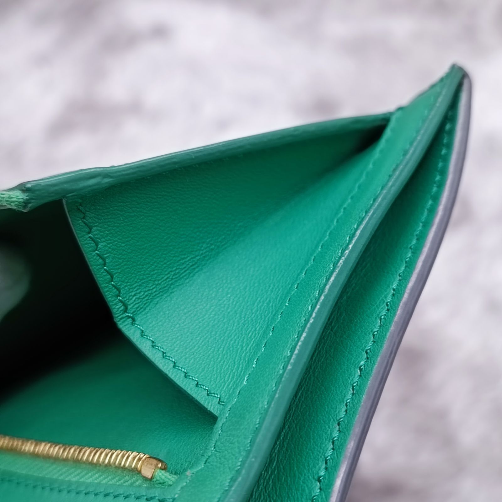 CELINE 》 セリーヌ ミディアム ストラップウォレット 折財布