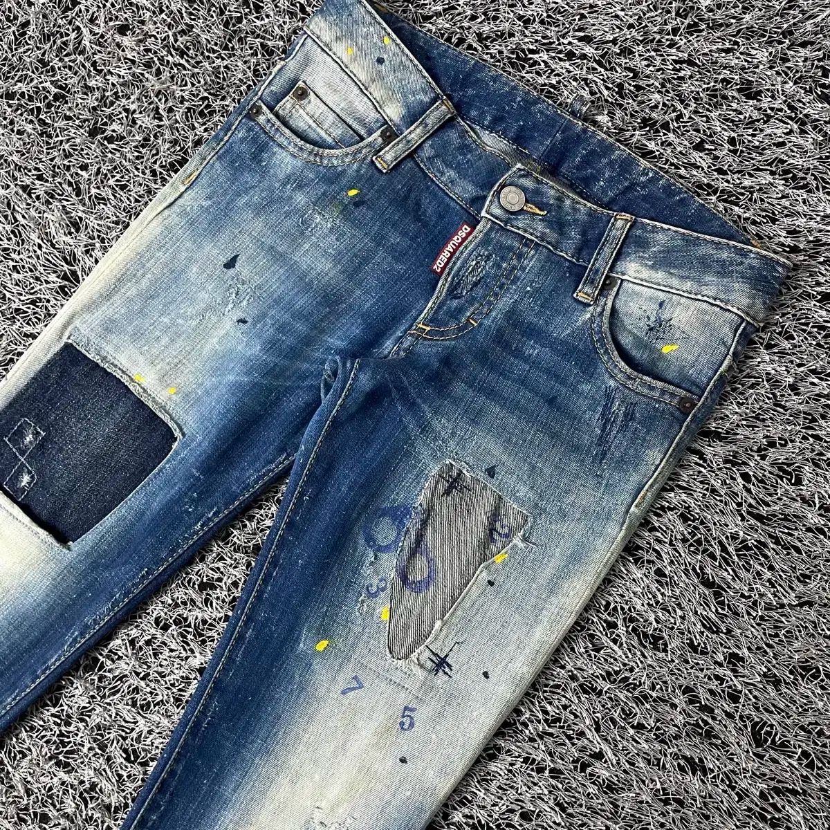 DSQUARED2 ディースクエアード2 レディース デニムパンツ ジーンズ 26-27