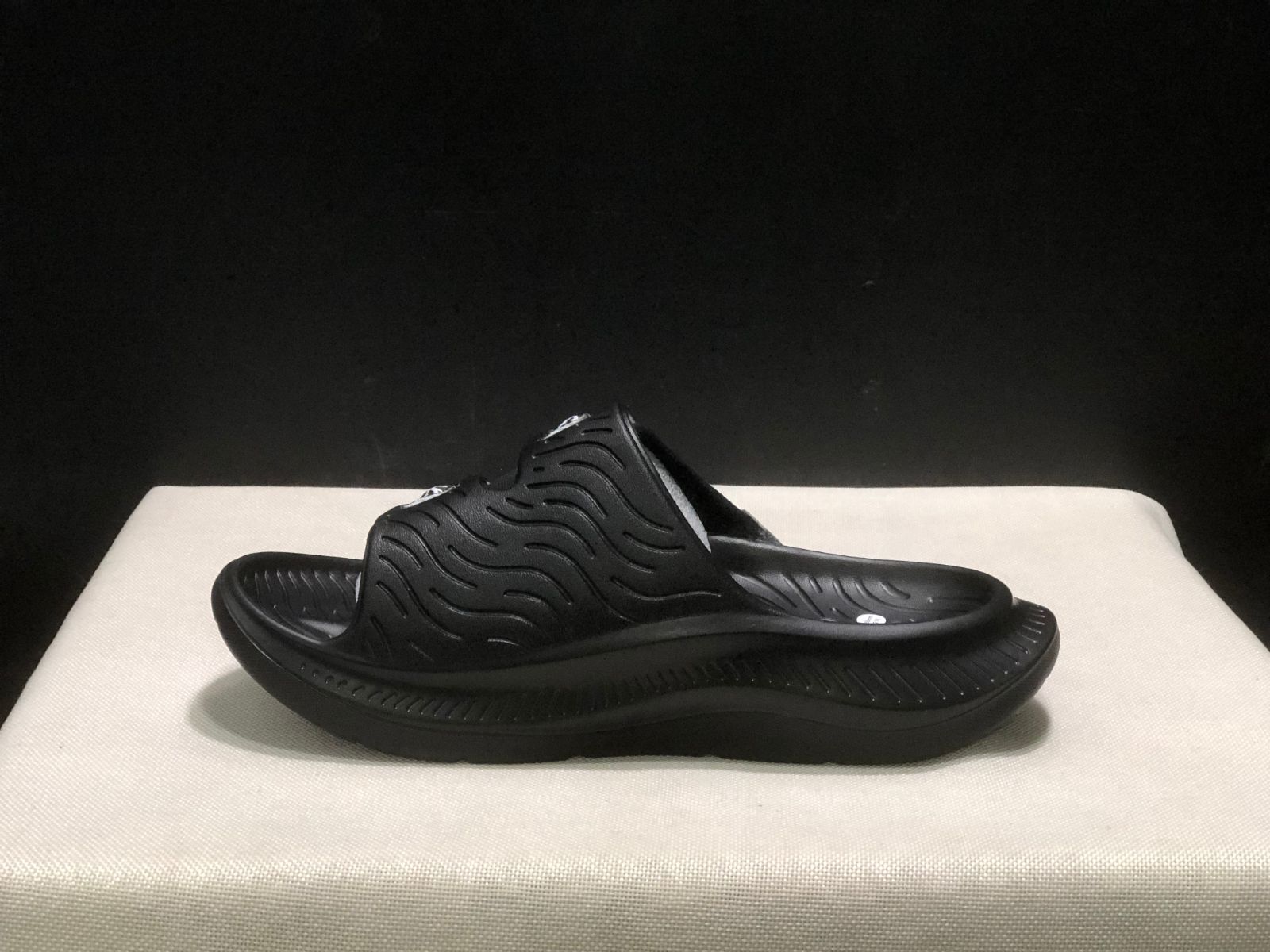 HOKA ONEONE ORA LUXE WTAPS ホカオネオネ ダブルタップス メンズ レディース サンダル スリッパ ブラック