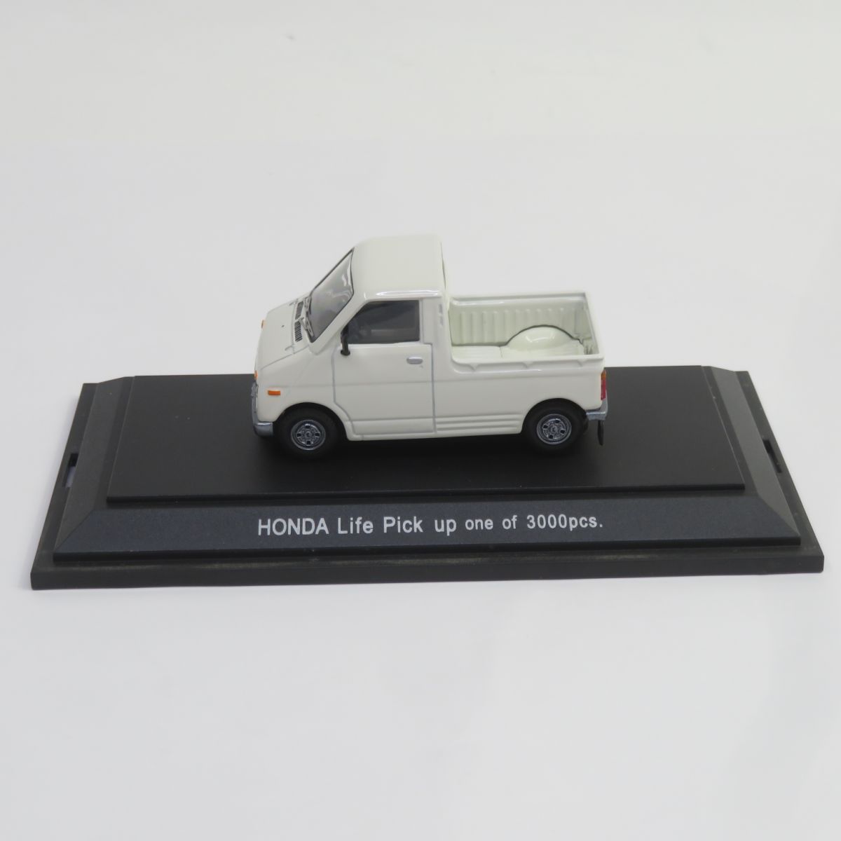 エブロ 1/43 ホンダ ライフピックアップ アイボリー ミニカー