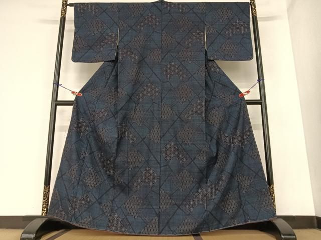 平和屋着物●本場結城紬　重要無形文化財　100亀甲　吉祥草花文　正絹　逸品　AAAZ1989ph