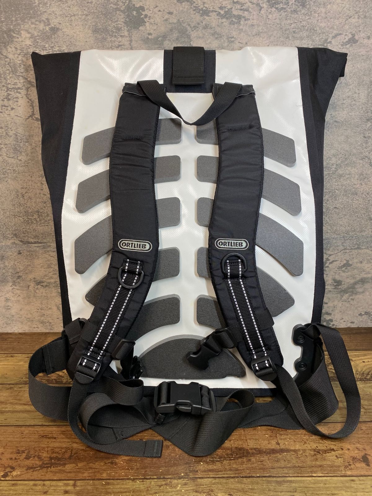 JH303 オルトリーブ ORTLIEB WATERPROOF MESSENGERBAGS バックパック 白
