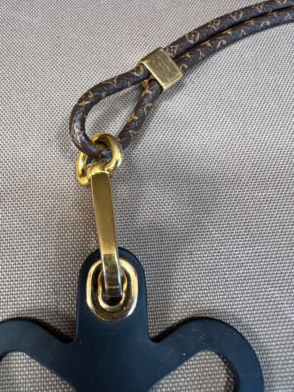 ルイヴィトン M68382 LV フォンホルダー ルイーズ スマホケース ラバー ルイ・ヴィトン フォンホルダー・ルイーズ M68382 モノグラム