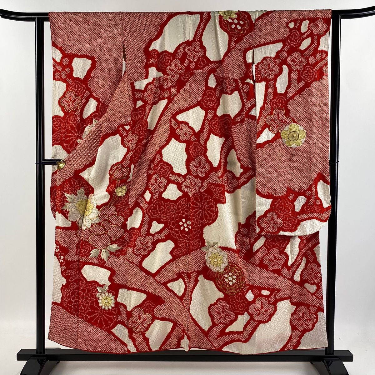 振袖 身丈154cm 裄丈62cm S 袷 牡丹 菊 刺繍 絞り 朱色 正絹 秀