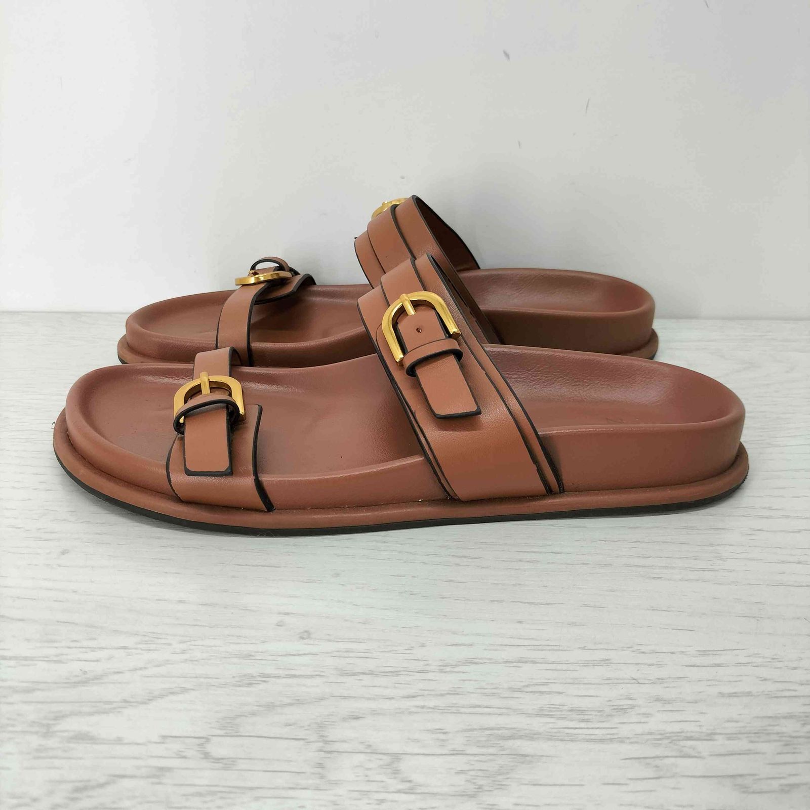 ZARA バックル付きサンダル ZARA - ZARAザラ バックル付きサンダルの通販 by さとプロフ必読