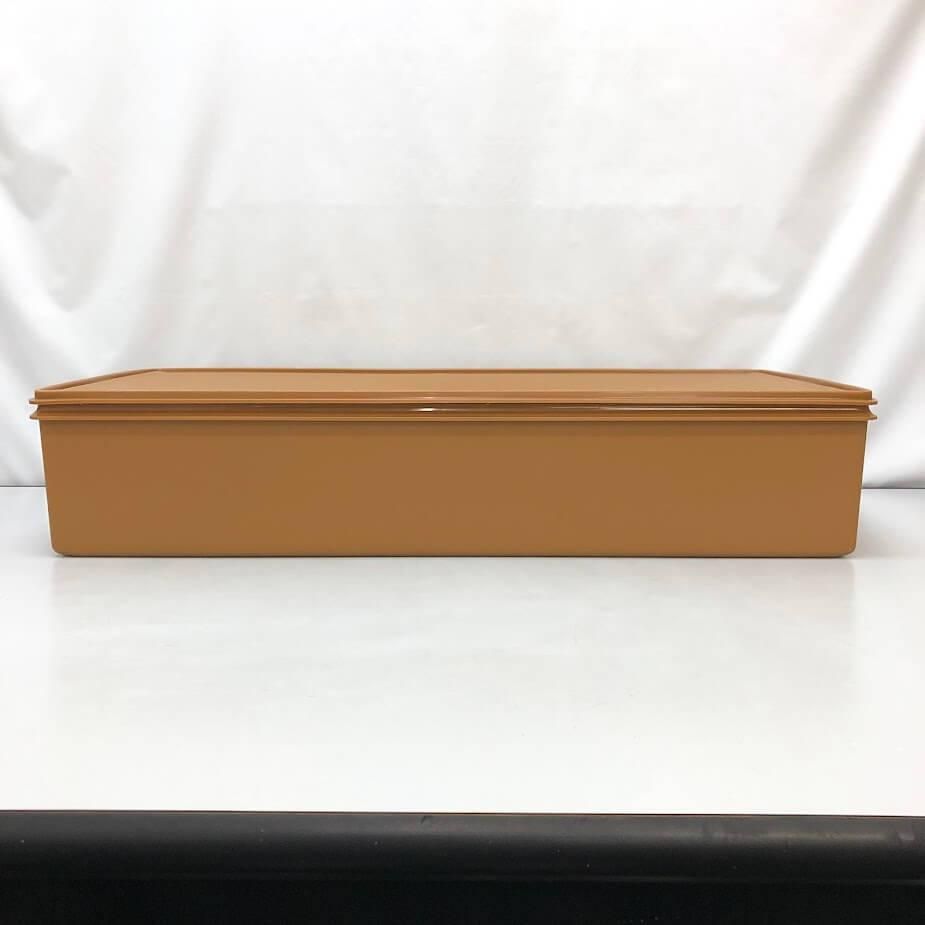 ss6715 【中古】 タッパーウェア ロングスーパーケース ブラウン系 38L Tupperware 蓋付 大型収納容器 衣装ケース 収納ボックス  衣類 寝具 スーツ 着物 密閉 押し入れ クローゼット 保管 タッパーウェア 中古 - メルカリ