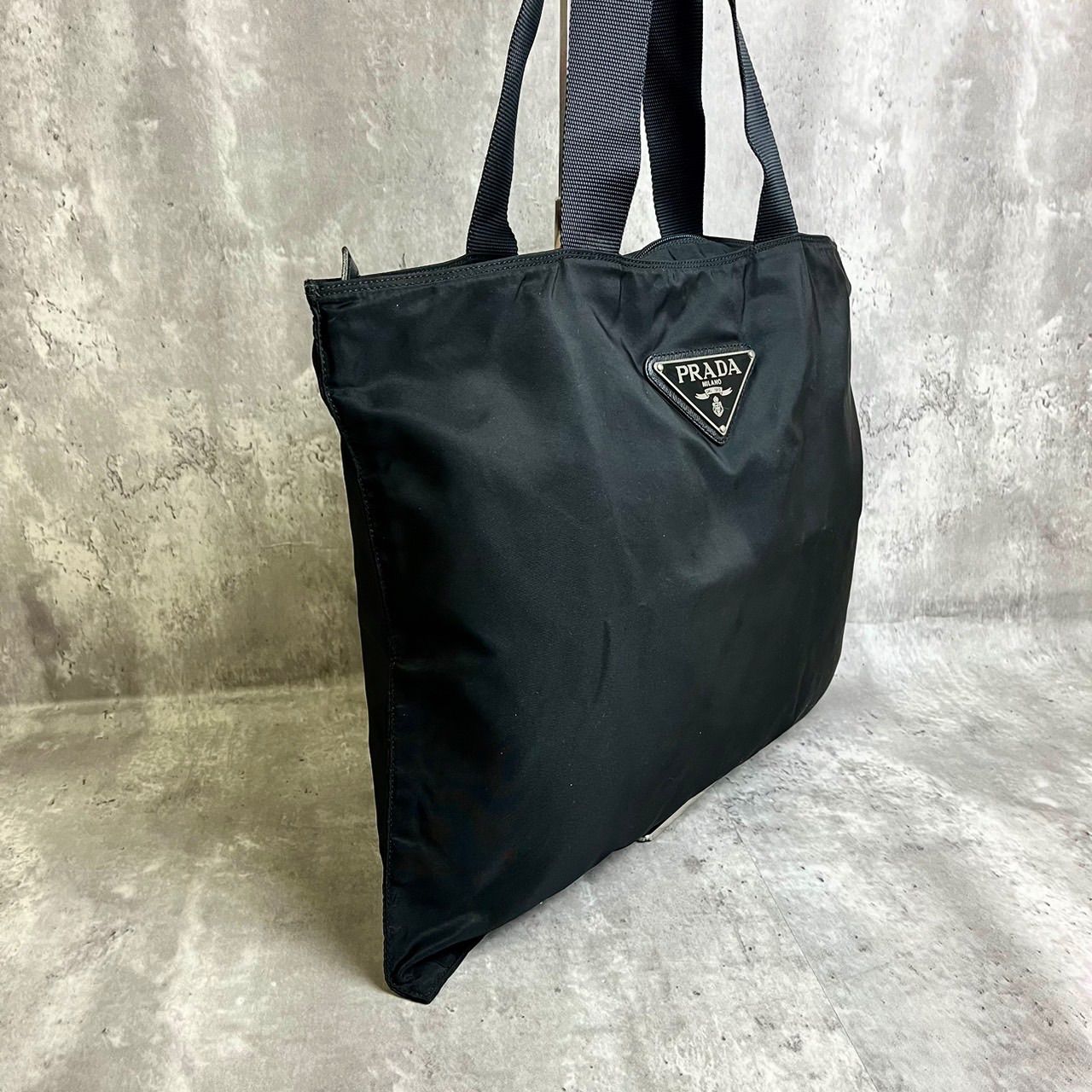 asukaのバッグページ良品✨プラダ トートバッグ 肩掛け 三角プレート A4サイズ ナイロン ブラック