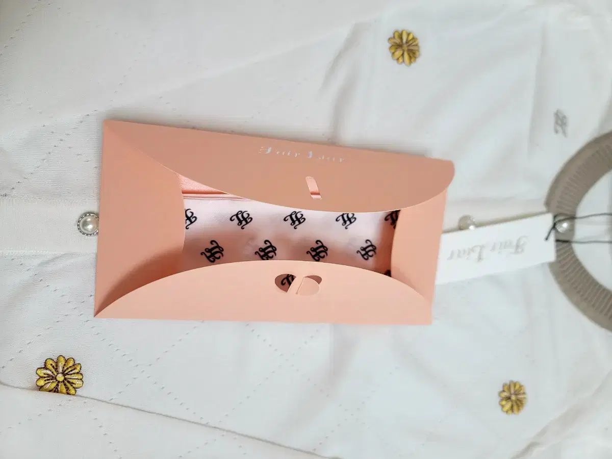 FairLiar(フェアライアー) レディース ゴルフカーディガン 日本上陸