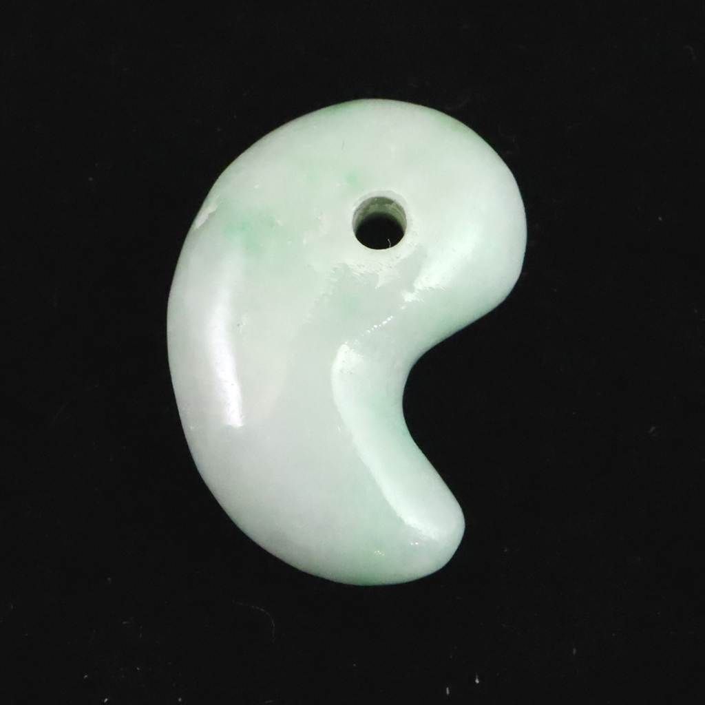 糸魚川翡翠 ヒスイ 小滝産 薄緑 22mm勾玉 ディレクトリカード付