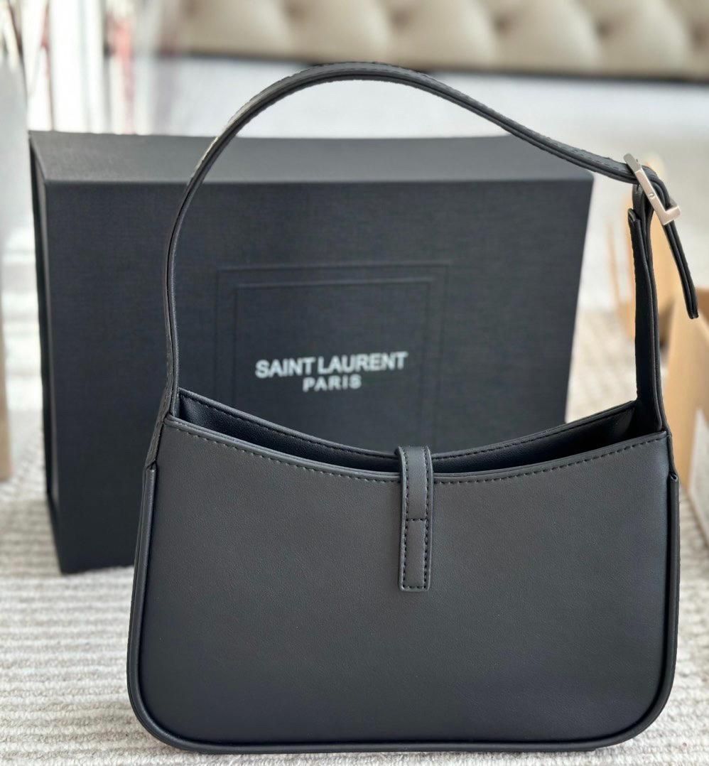【サンローラン】セール！ロゴ HOBO ショルダーバッグ サンローラン(SAINT LAURENT)サンローラン YSLロゴ ホーボー