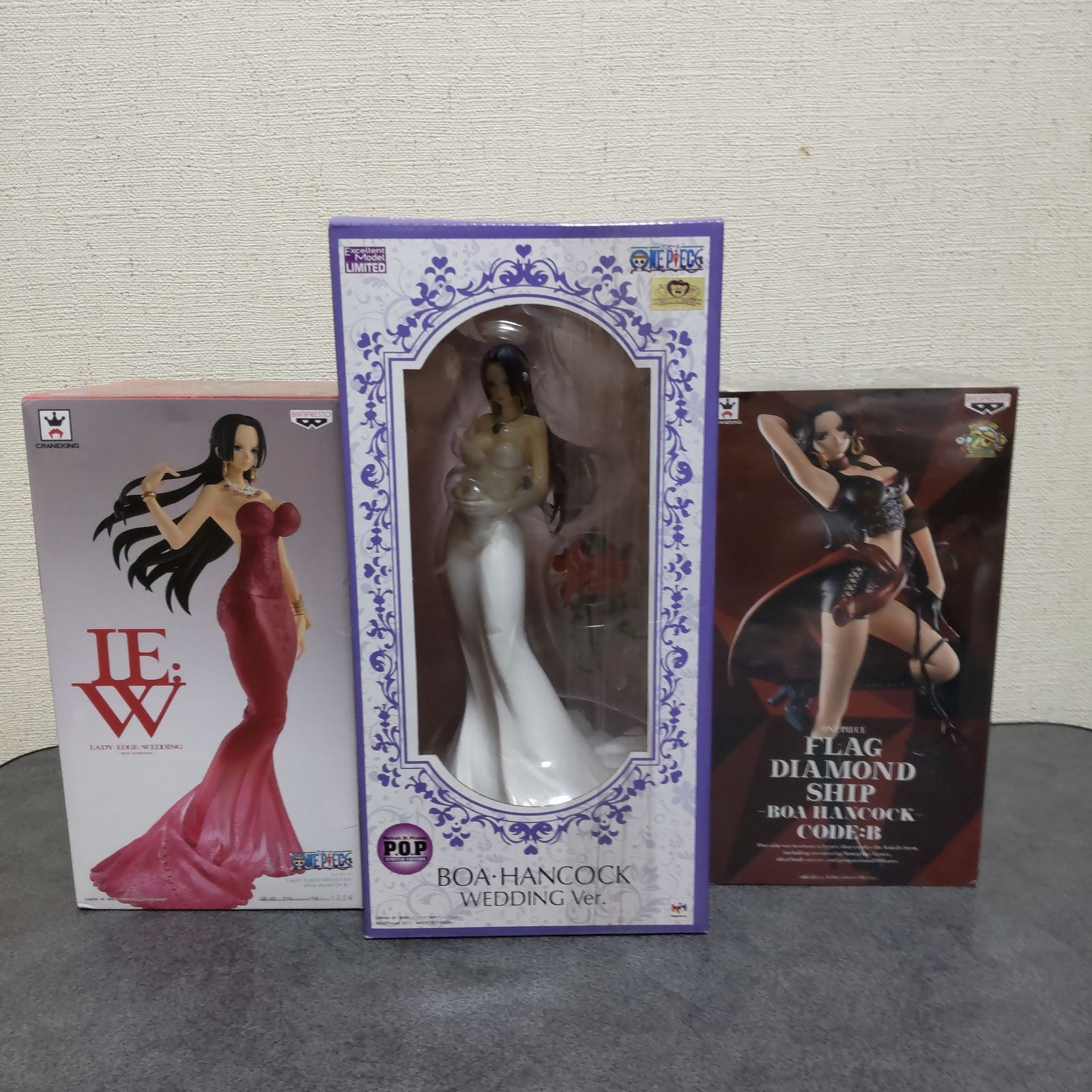 在庫一掃】 新品、未使用 ワンピースフィギュアハンコック まとめ売り ...