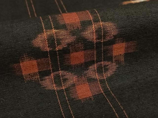 平和屋着物○国指定重要無形文化財 本場久米島紬 手織 舞花文 正絹  