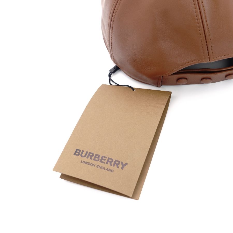 未使用 バーバリー BURBERRY TBロゴ レザー キャップ 茶色 未使用 バーバリー BURBERRY TBロゴ レザー キャップ 帽子