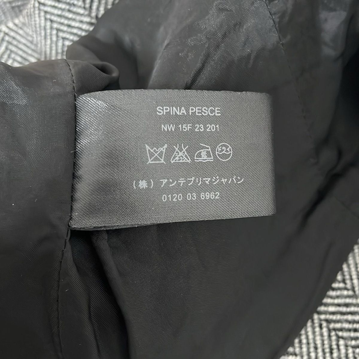 ライトグレー×黒