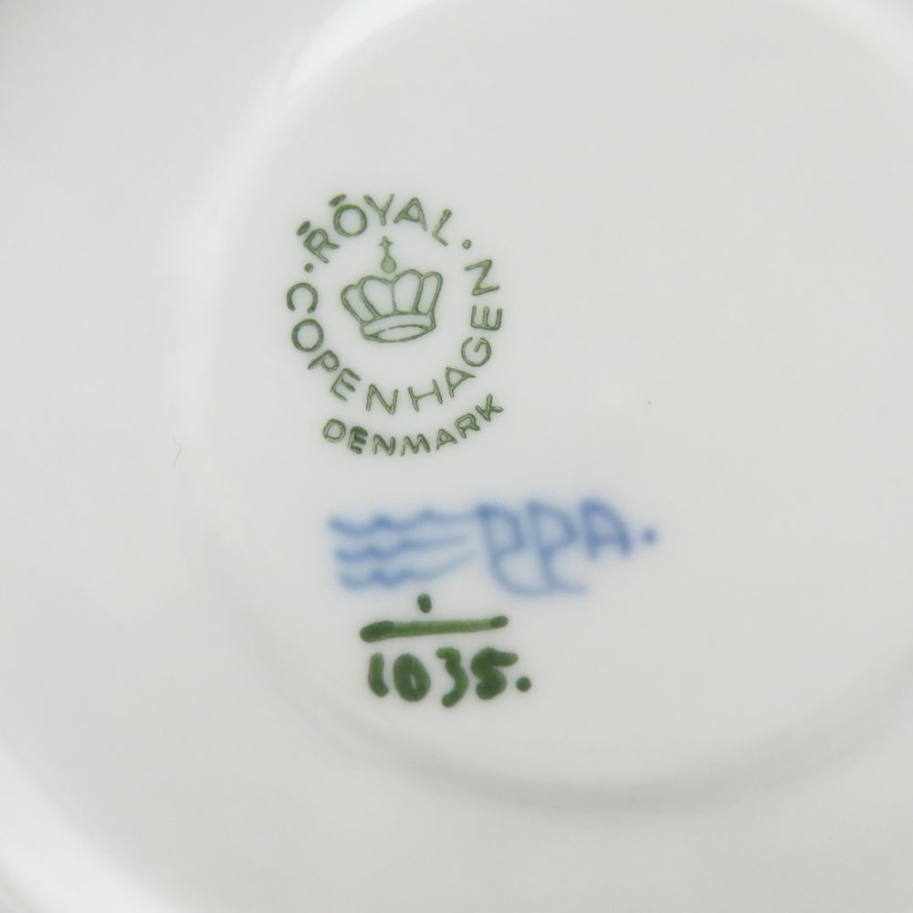 ブルーフルーテッドフルレース デミタスカップ＆ソーサー