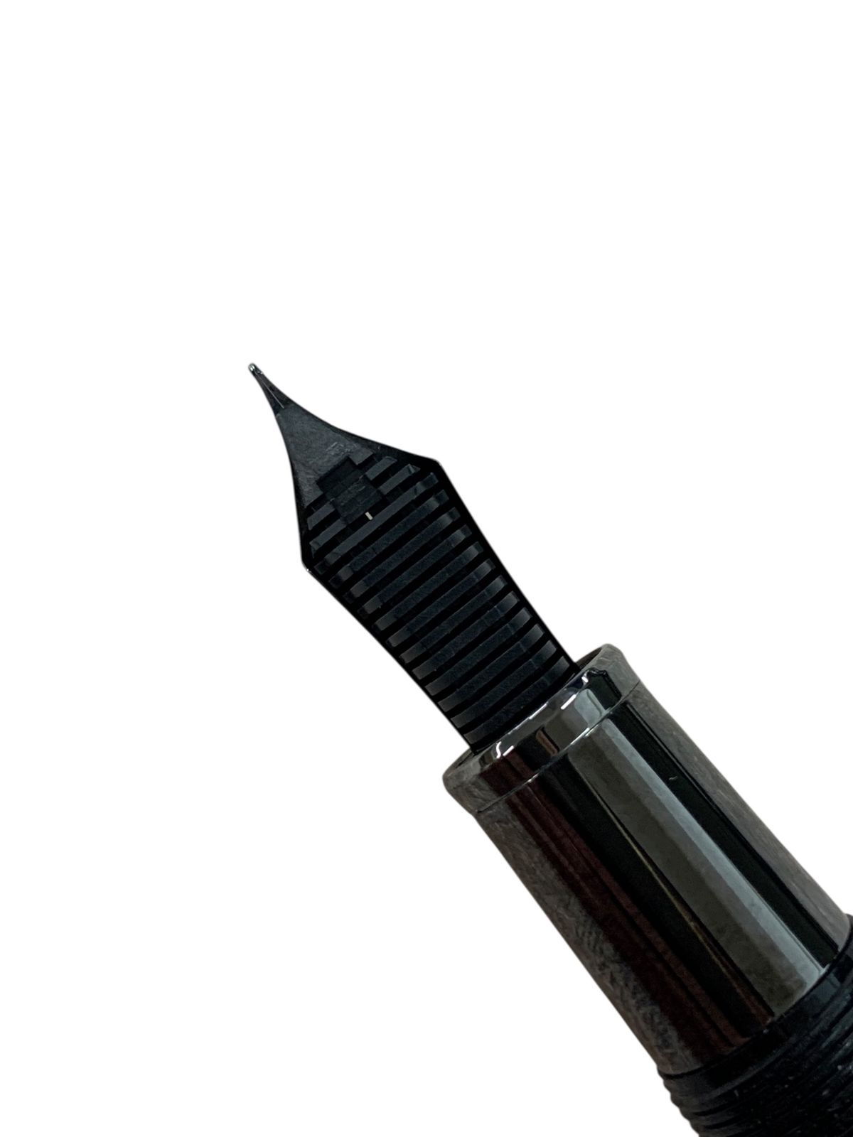 ブラック