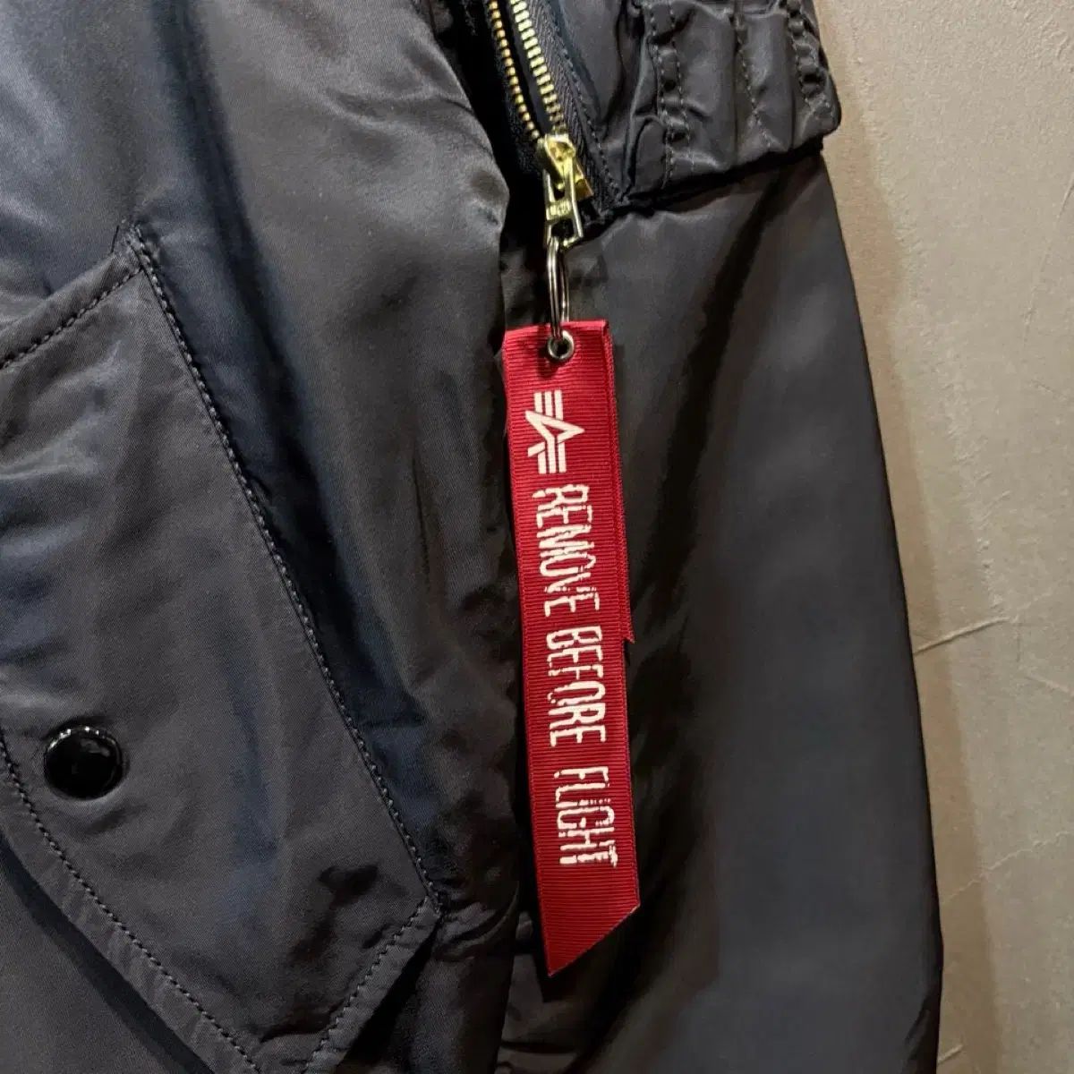 L ALPHA INDUSTRIES アルファ インダストリーズ Alpha 黒 MA ー 1 MA-1ジャンパー