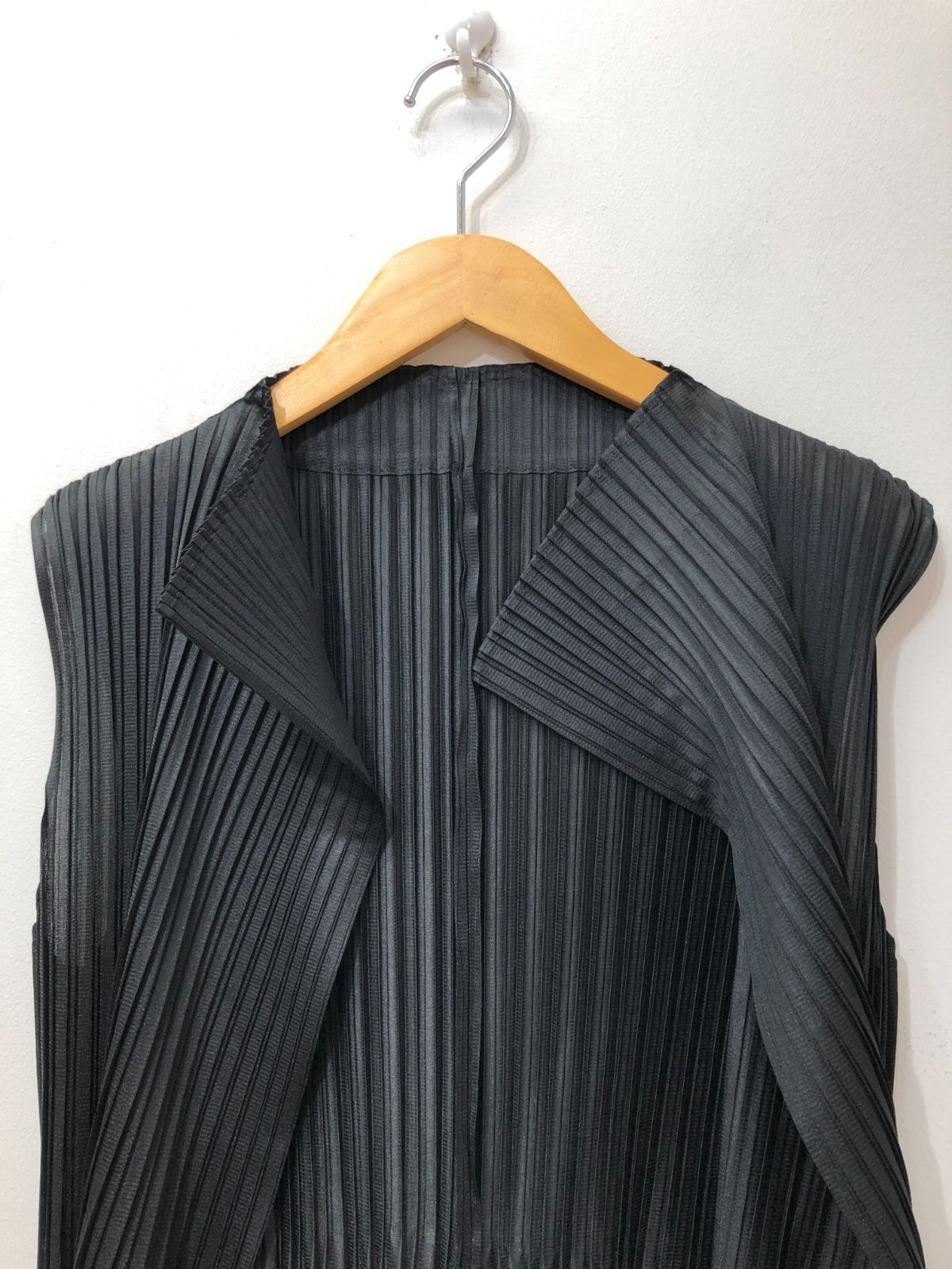 イッセイミヤケ ジレ イッセイミヤケ ジレ 変形ベスト ISSEI MIYAKE