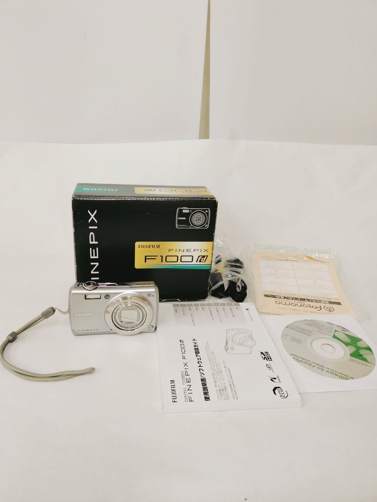 ジャンク 富士フィルム FinePix F100fd コンパクトデジタルカメラ
