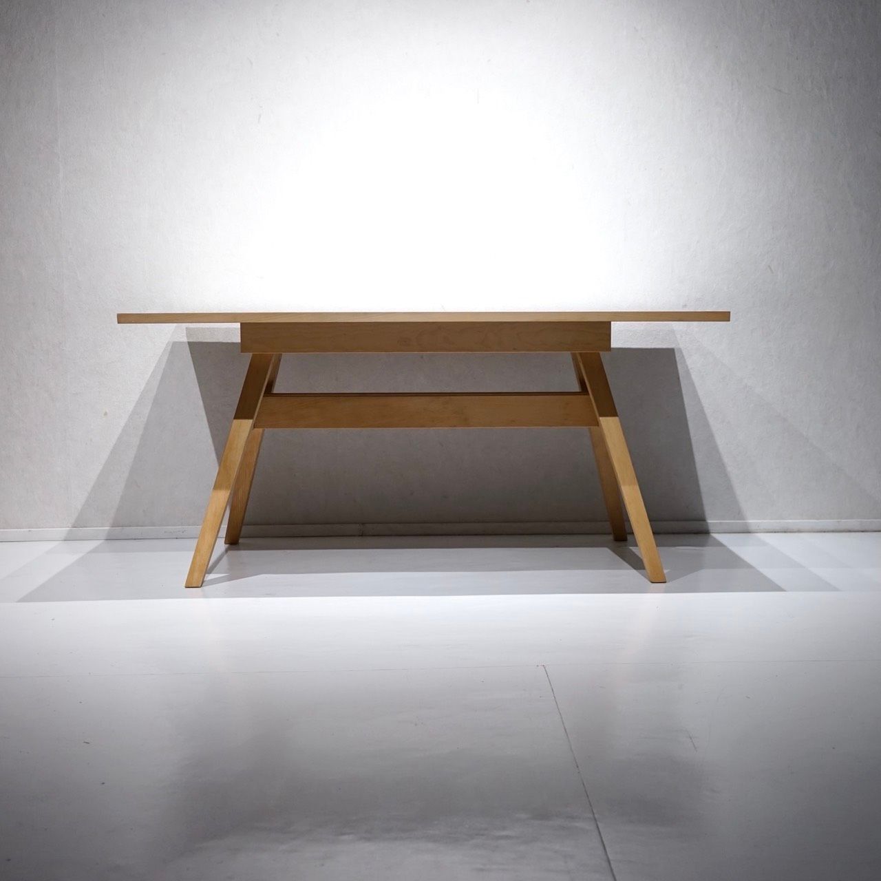 スコービー ダイニングテーブル