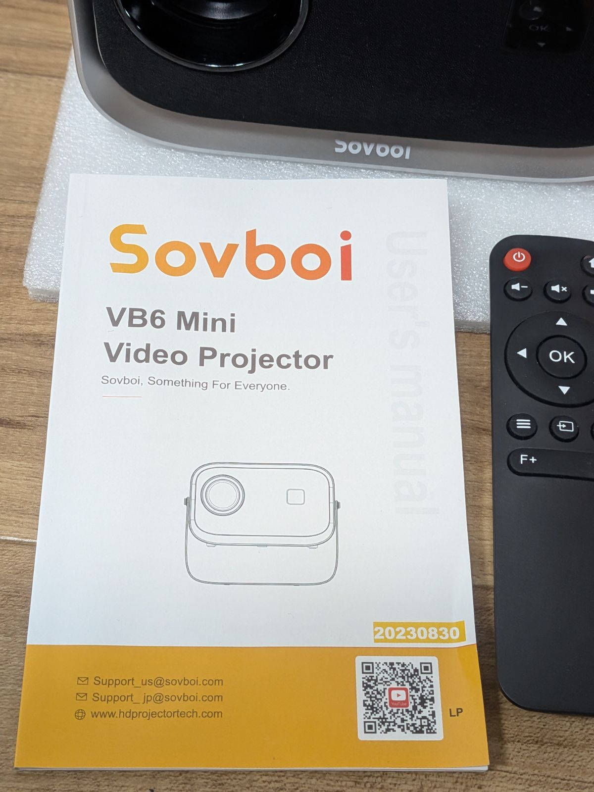 Sovboi プロジェクター 天井投影小型16000LM 1080PWIFI6